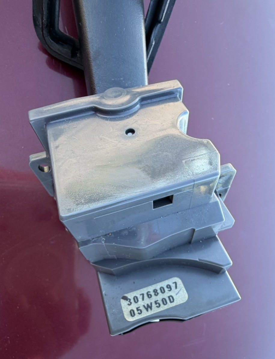 2004 2005 2006 Volvo S80 Turn Signal Info Reset Switch 30768097, 05W50D