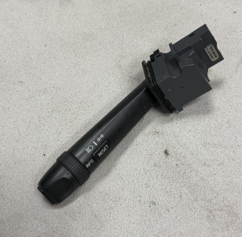2005-2014 Volvo S60 S80 V70 XC70 XC90 Turn Signal Switch 30669738, 04W30D