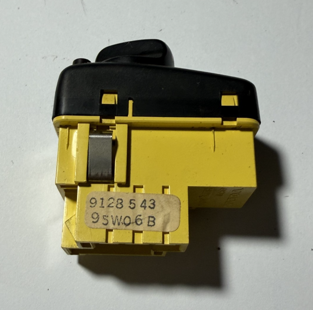 1992-1997 Volvo 850 Info Trip Reset Computer Control Switch 9128543 95W06B