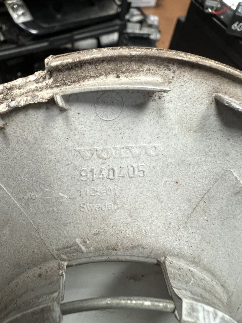 1993 1994 1995 1996 1997 Volvo 850 Wheel Center Hub Cap OEM 9140405