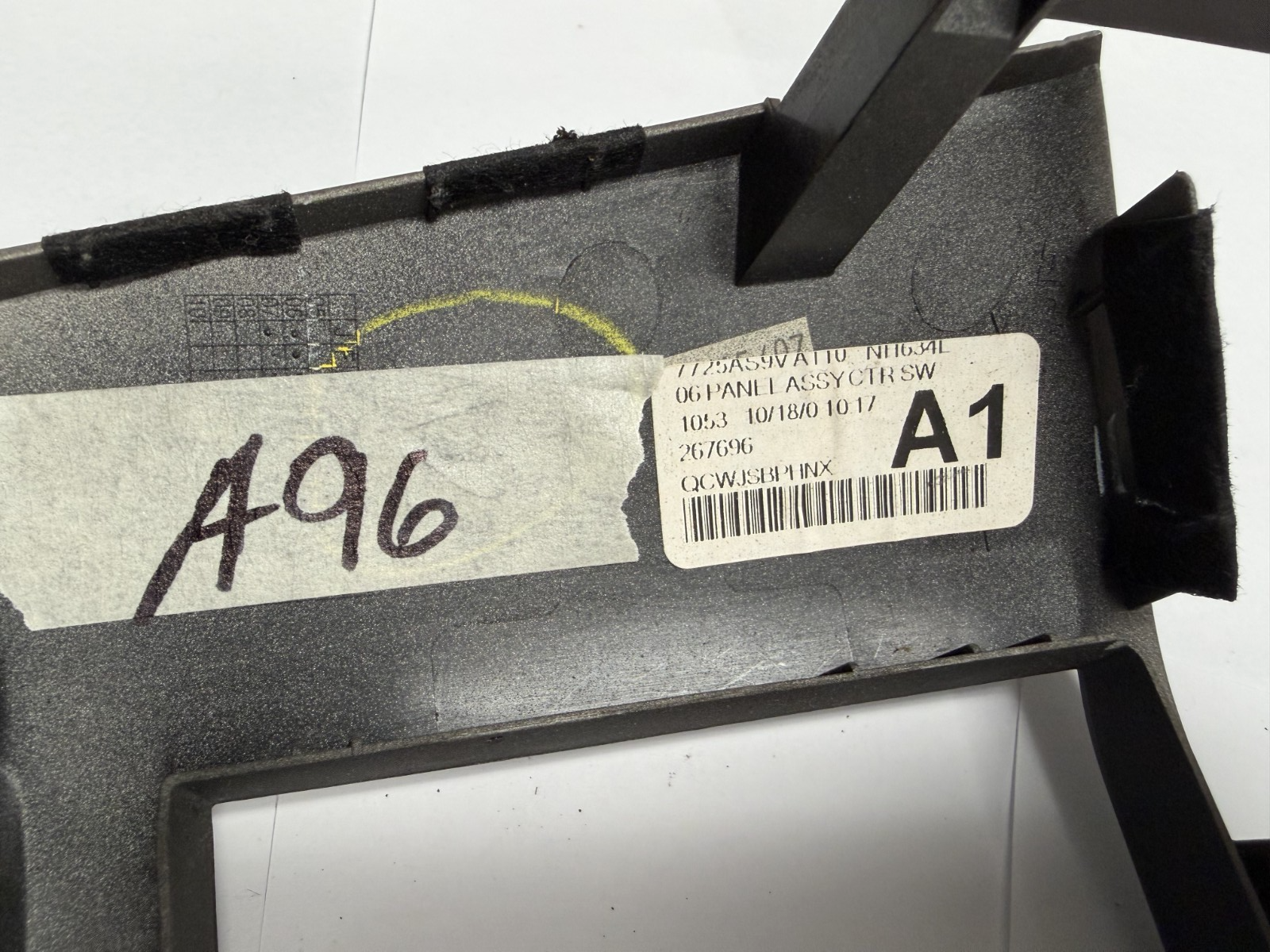 2006-2008 Honda Pilot Dash Radio AC Air Vent Bezel Trim 7725A S9V A110