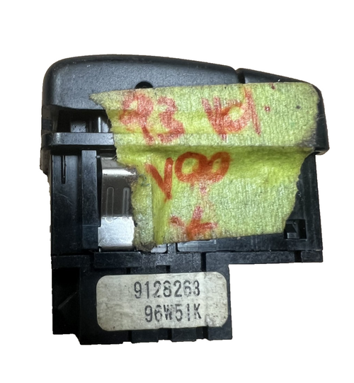 94-98 Volvo V90 Rear Heated Mirror Defrost Control Switch Button 9128263