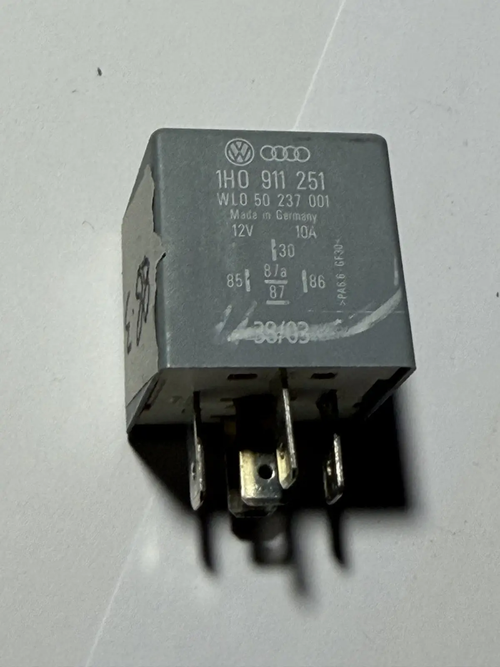 Relay 12V 10A Gray 1H0 911 251 fits 2000 2001 2002 2003 2004 2005 Audi TT by Volkswagen