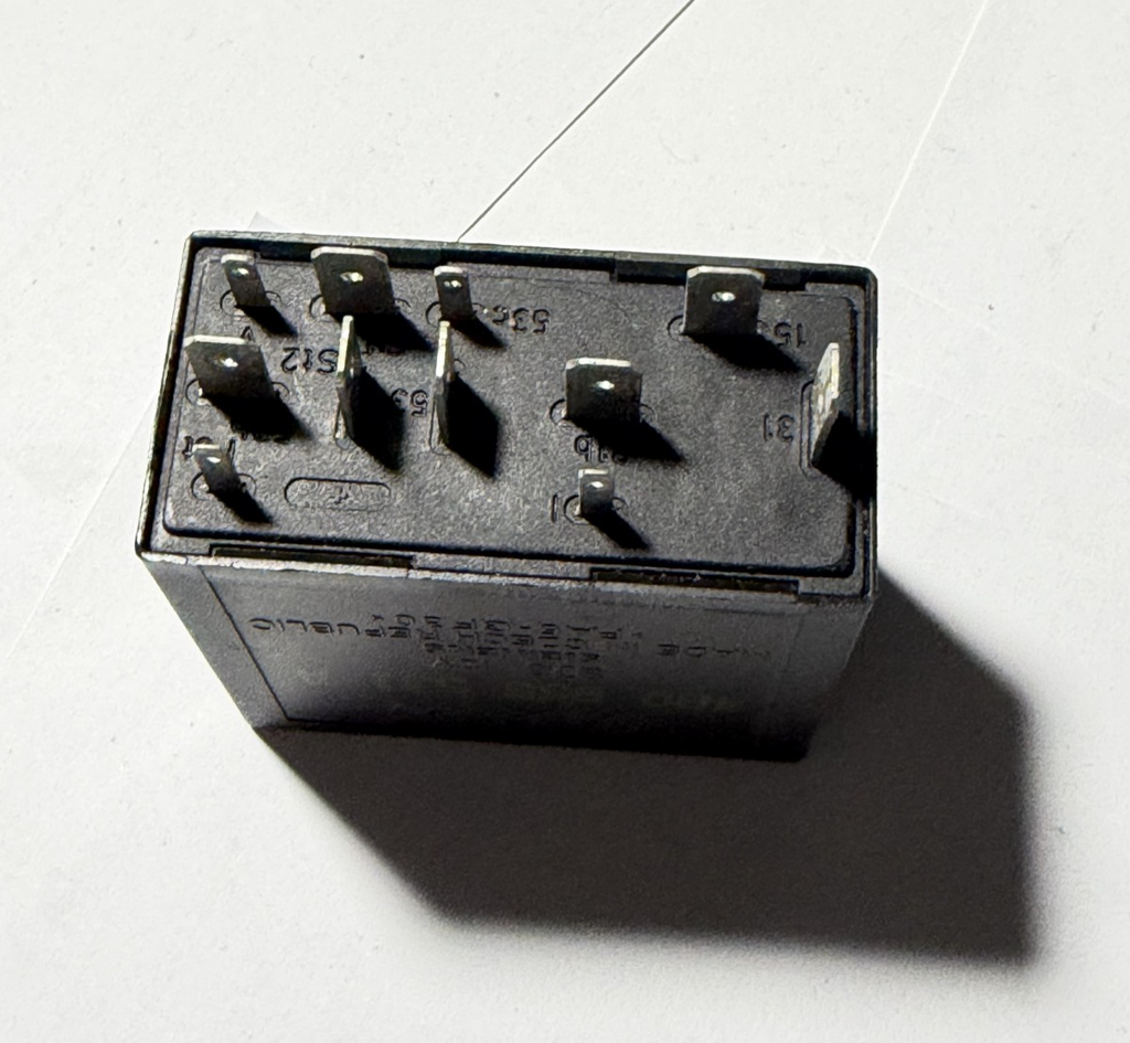 1997 1998 1999 2000 2001 2002 2003 Volkswagen MK4 Golf Relay 12V #377 4B0955531A