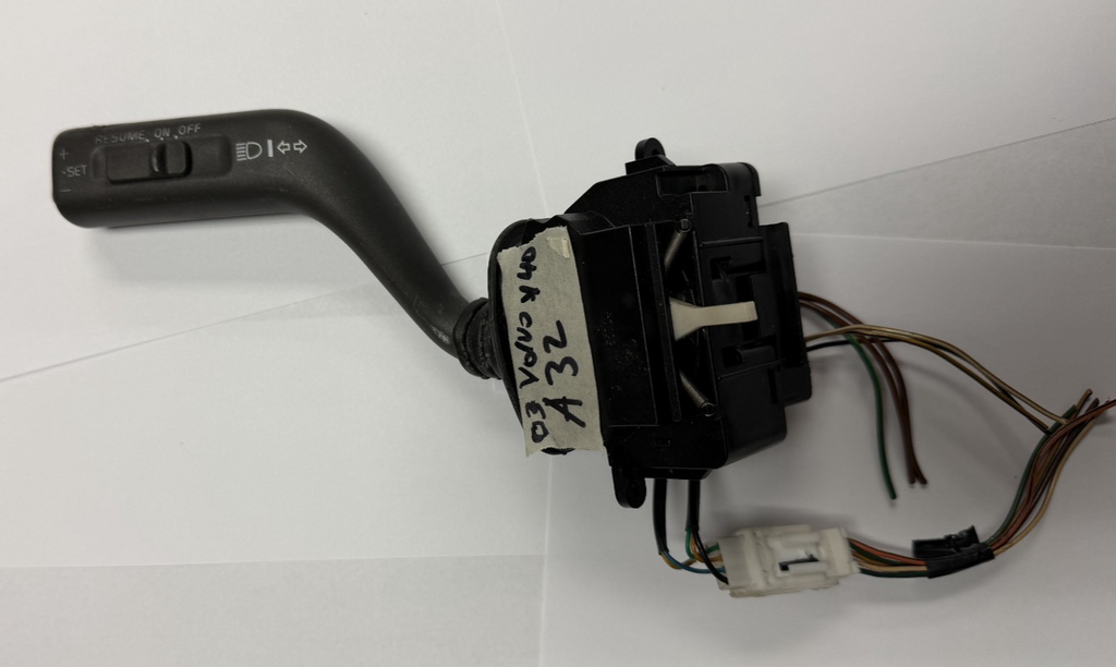 Steering Column Turn Signal Control Switch Black fits 03 2003 Volvo V40