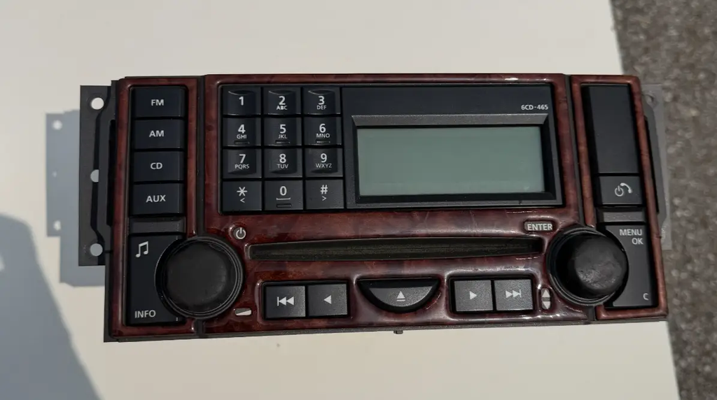 05-09 Land Rover LR3 AM FM CD Player 6 Disc Radio Receiver Unit VUX500320 by Land Rover