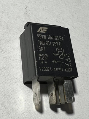 Multifunction Relay 7M0 951 253 C fits VW Jetta Rabbit GTI MK5 Audi A4