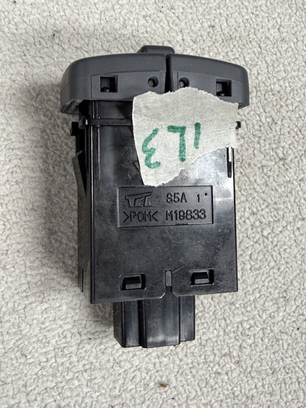 2001-2005 Honda Civic Sunroof Sun Roof Switch Control Button M19833 Black