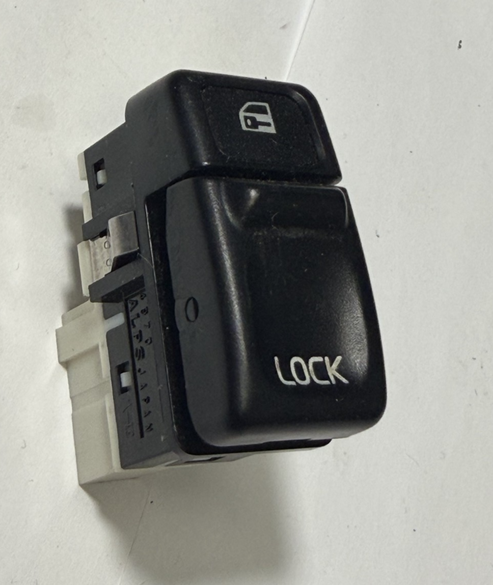 1993 1994 1995 1996 1997 Volvo 850 Power Door Lock Switch 9148483, 96W08K