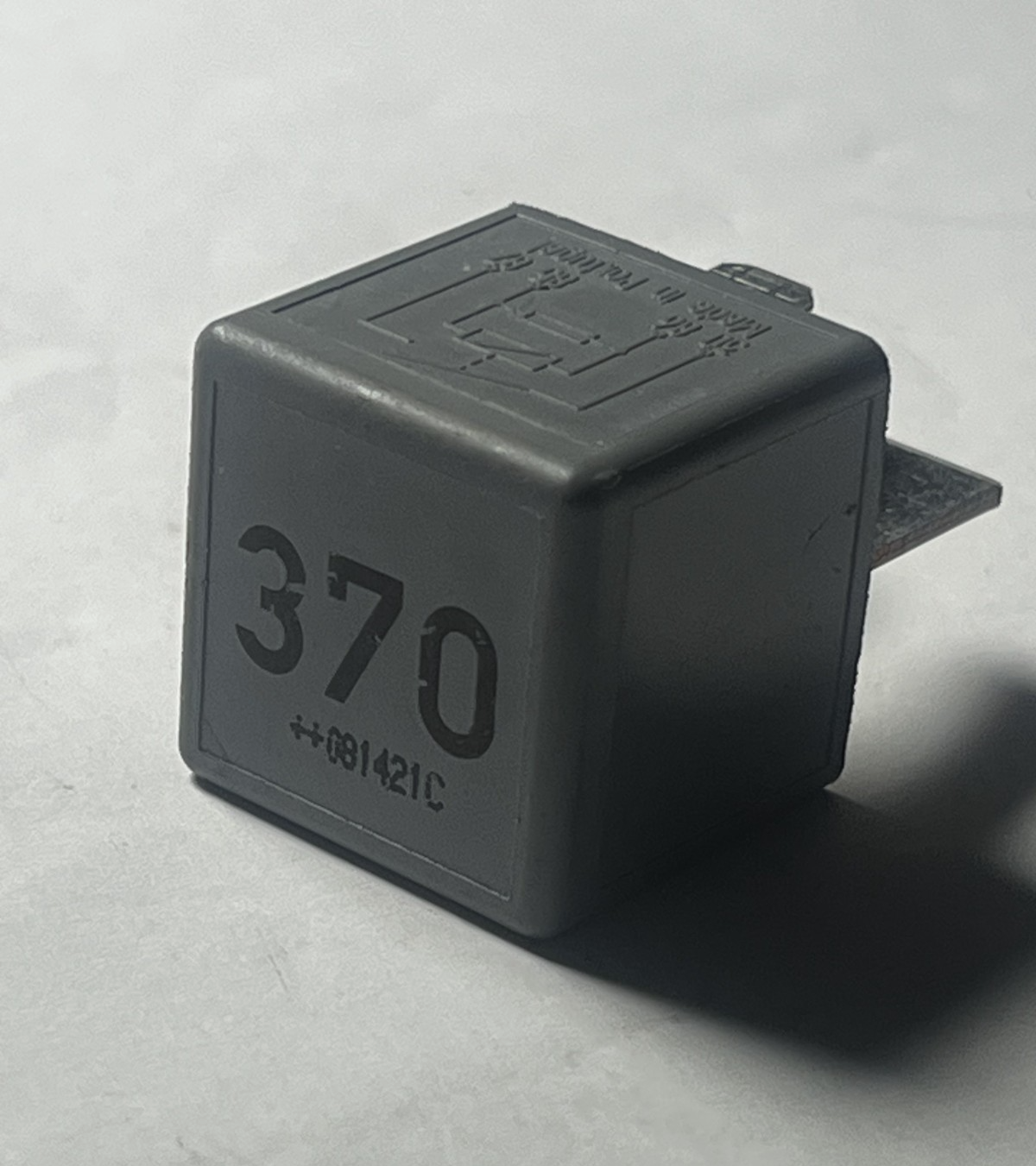 2003-2009 Audi A4 Multifunction Relay OEM 8D0 951 253, V23134 J52 X300