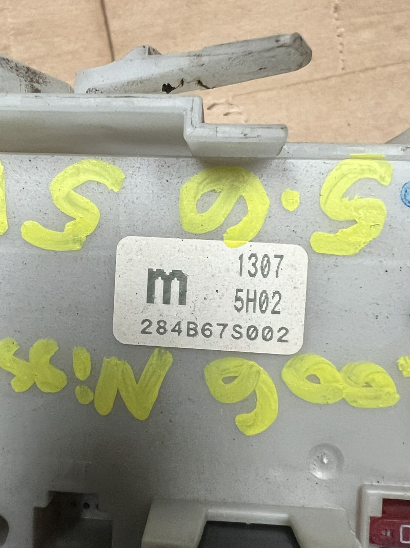 2004 2005 2006 2007 Nissan Titan Engine Fuse Relay Box Module OEM 284B67S002