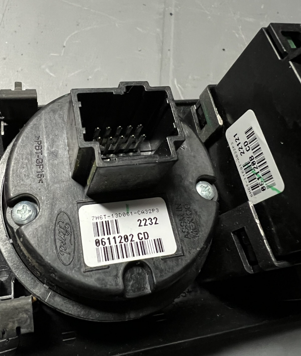 07 08 09 10 11 12 Lincoln MKZ Dash Headlight Control Trunk Switch 7H6T-13D061