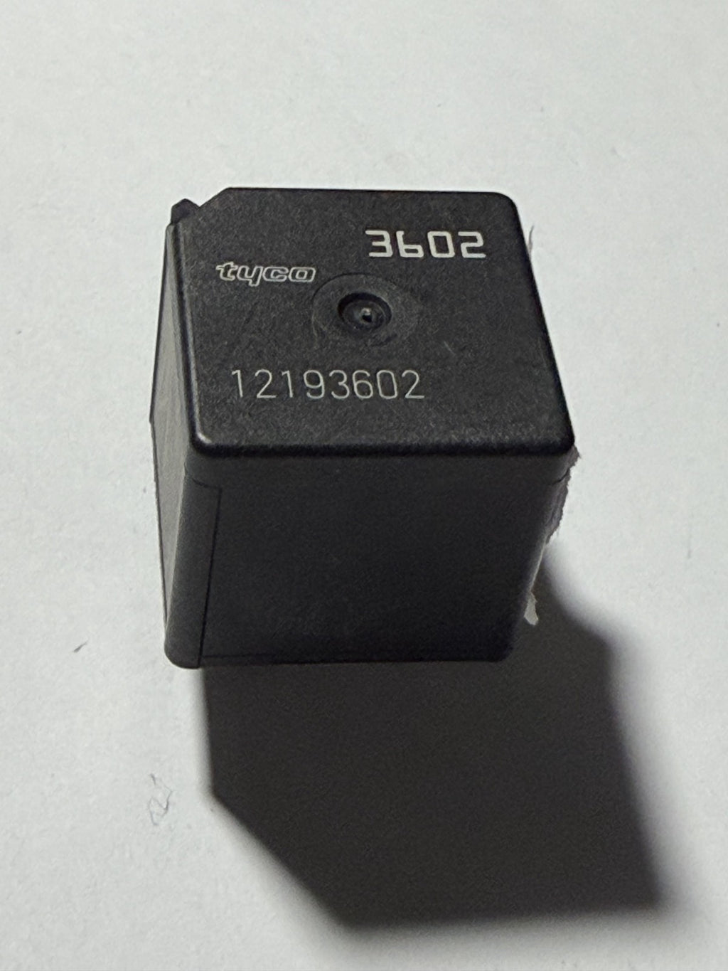 Tyco 5-Pin Automotive Relay 40A 12VDC 12193602, 3602 Black