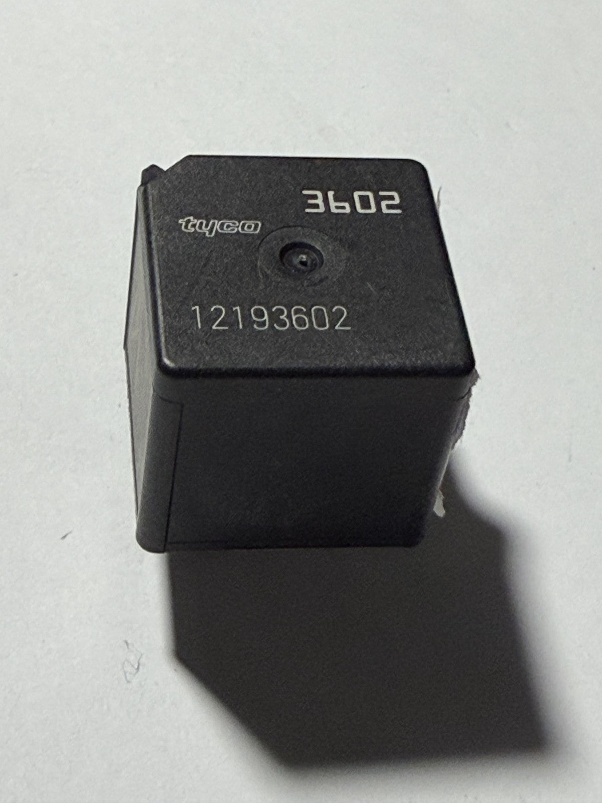Tyco 5-Pin Automotive Relay 40A 12VDC 12193602, 3602 Black