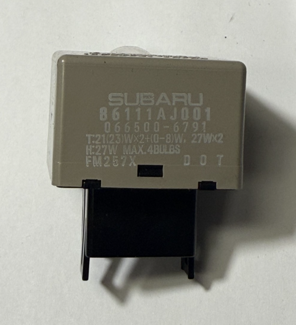 2014-2018 Subaru Forester Warning Hazard Flasher Relay Module 12.8V 86111AJ001