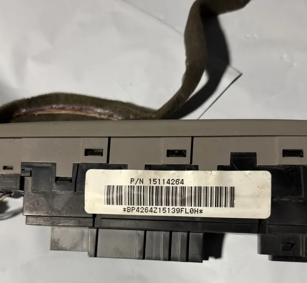 02-05 GMC Envoy Master Power Window Door Control Heated Seat Switch 15114264 by General Motors