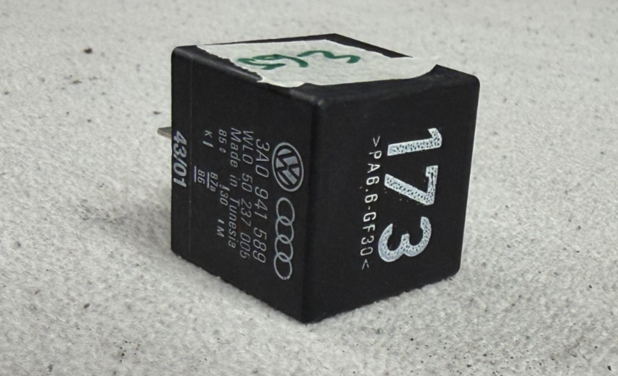 1999-2002 Volkswagen Cabrio Audi Daytime Running Light Relay #173 3A0 941 589