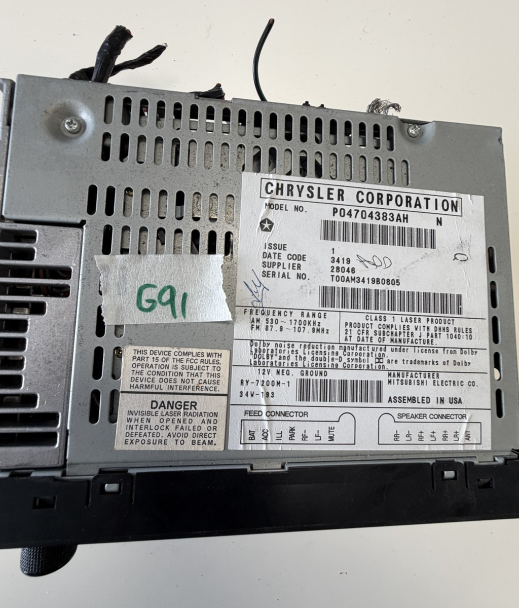 AM FM Radio CD Player Receiver 04704383AH fits 1998-2000 Dodge Grand Caravan