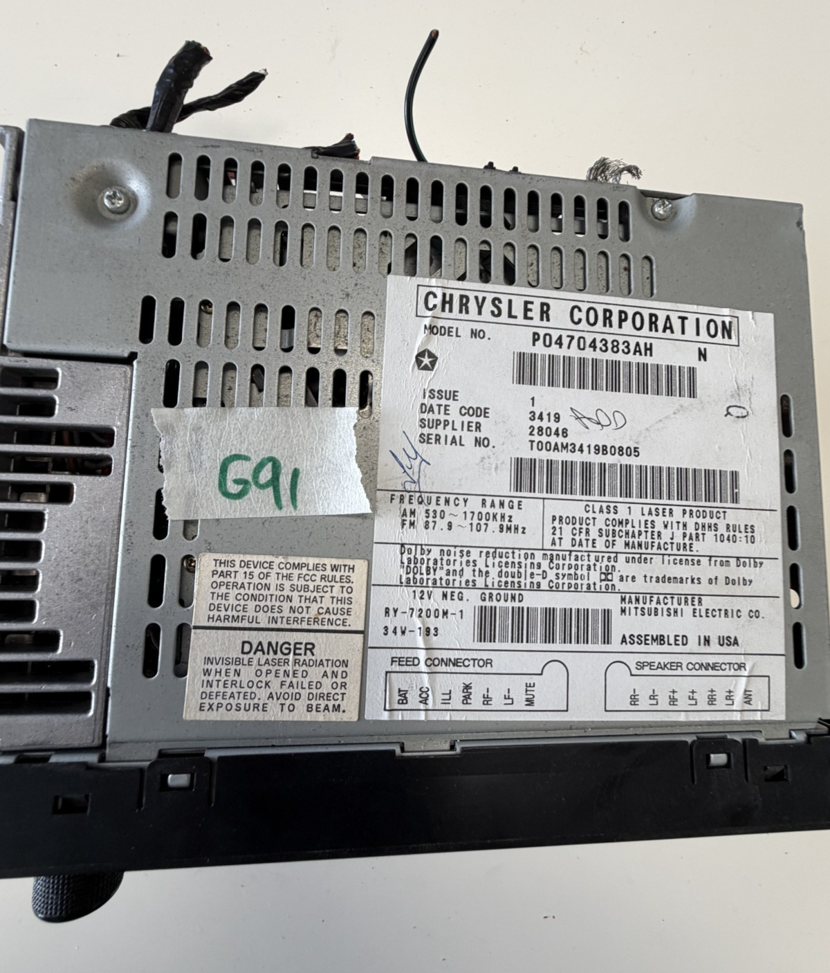 AM FM Radio CD Player Receiver 04704383AH fits 1998-2000 Dodge Grand Caravan