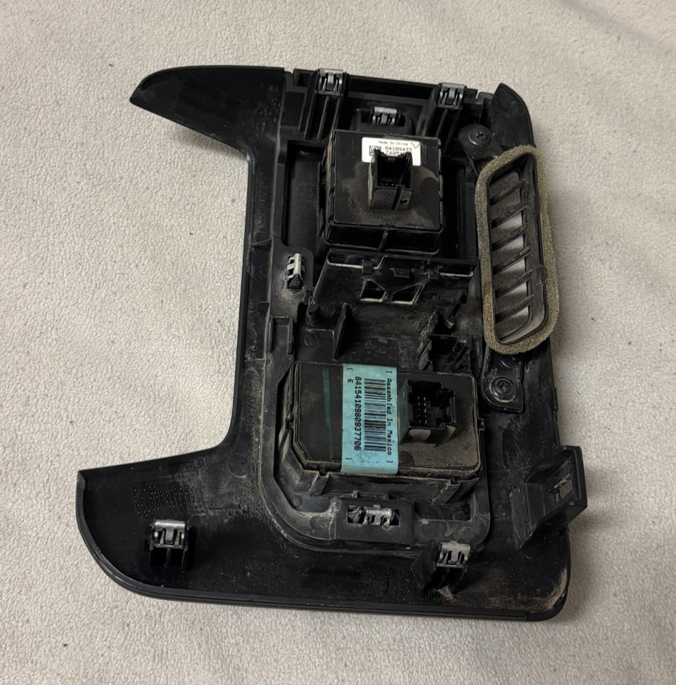 2014-2019 Silverado Sierra HeadLight Lamp Trailer Brake Switch 84109433 Black