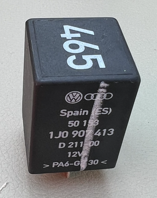Volkswagen Jetta IV 4 Pin Relay 12V #465 1J0 907 413 Black