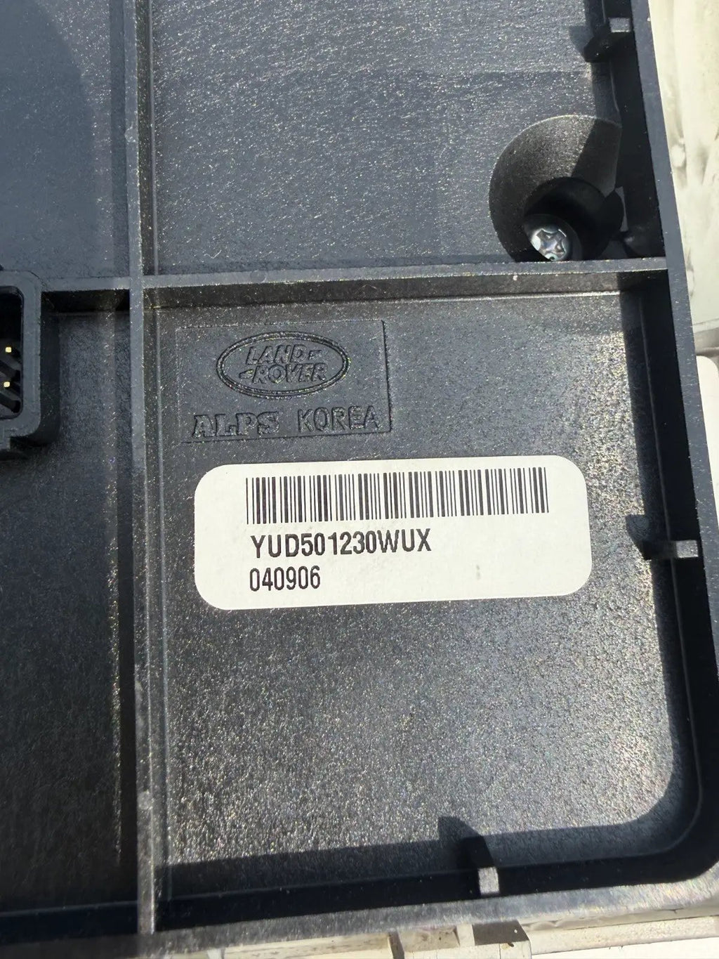 05-09 Land Rover LR3 Front Shifter Panel Terrain Switch YUD501230WUX Woodgrain by Land Rover