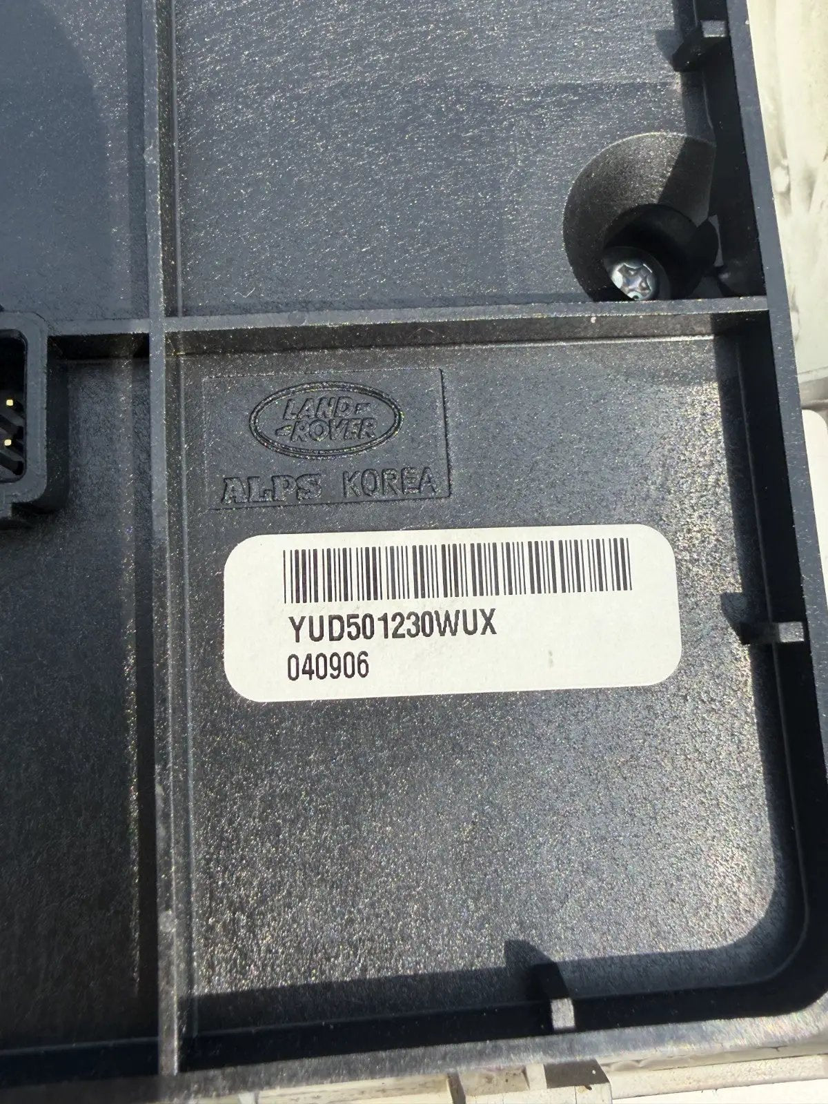 05-09 Land Rover LR3 Front Shifter Panel Terrain Switch YUD501230WUX Woodgrain by Land Rover