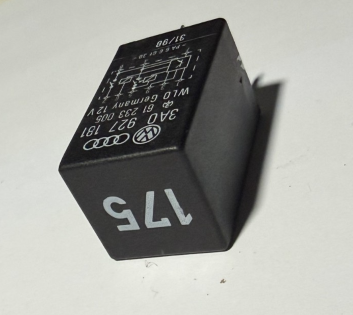 99 00 01 02 03 04 05 Volkswagen Jetta Accessory Power Relay 3A0 927 181 Black