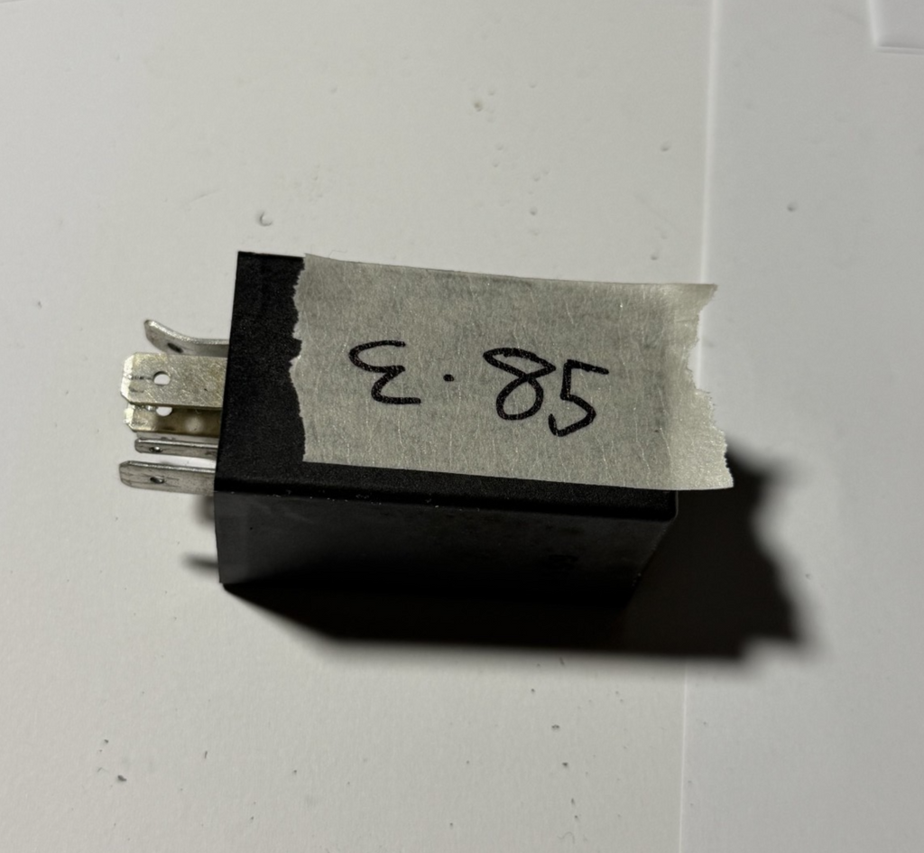 1998 1999 2000 2001 Audi Volkswagen VW Seat Skoda Flasher Relay 4131E0953227