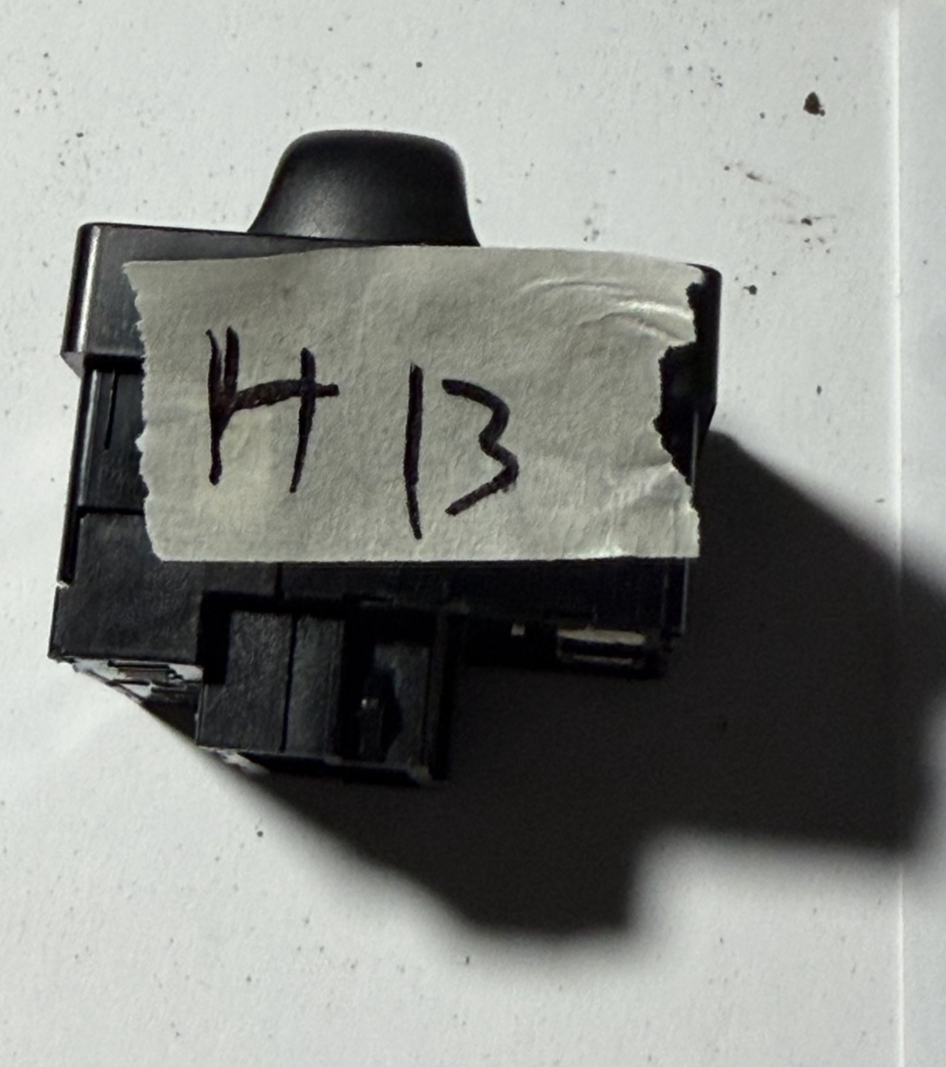 Headlight Lamp Control Switch 6849766 95W16V fits 1994-1998 Volvo 850 960 V90