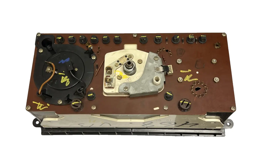 84 1984 Volvo 740 DL Wagon Instrument Speedometer Gauge Cluster OEM Black by Volvo