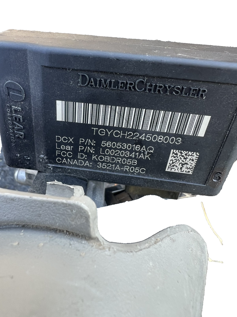 2005-2007 Jeep Grand Cherokee Ignition Switch Lock Cylinder & Key Immobilizer