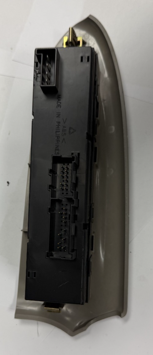 2002-2005 Chevrolet Trailblazer Power Window Switch Passenger Side 15133128
