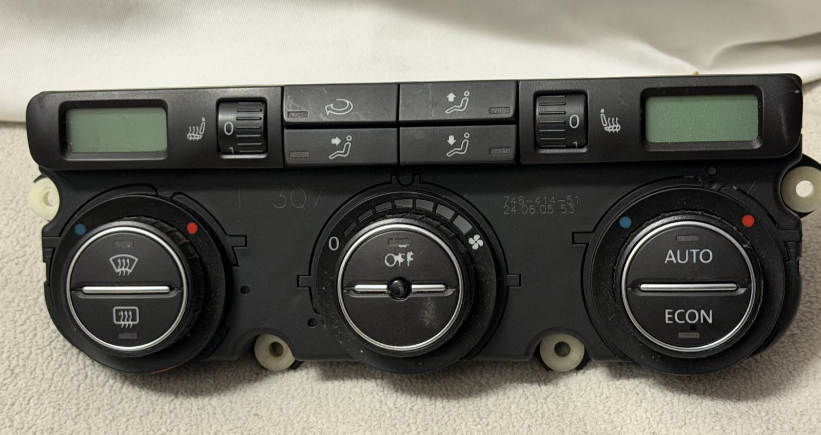 2006 Volkswagen Jetta Climatronic Dual Zone Heater AC HVAC Control Panel