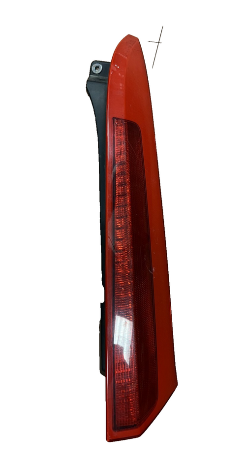 2003-2006 Volvo XC90 Tail Light Taillight Upper Right RH Passenger Side 157618