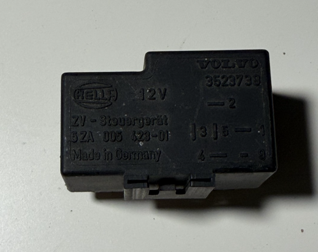 Volvo 740 760 780 940 Central Locking Relay 12V 3523739, 5ZA 005 423 01
