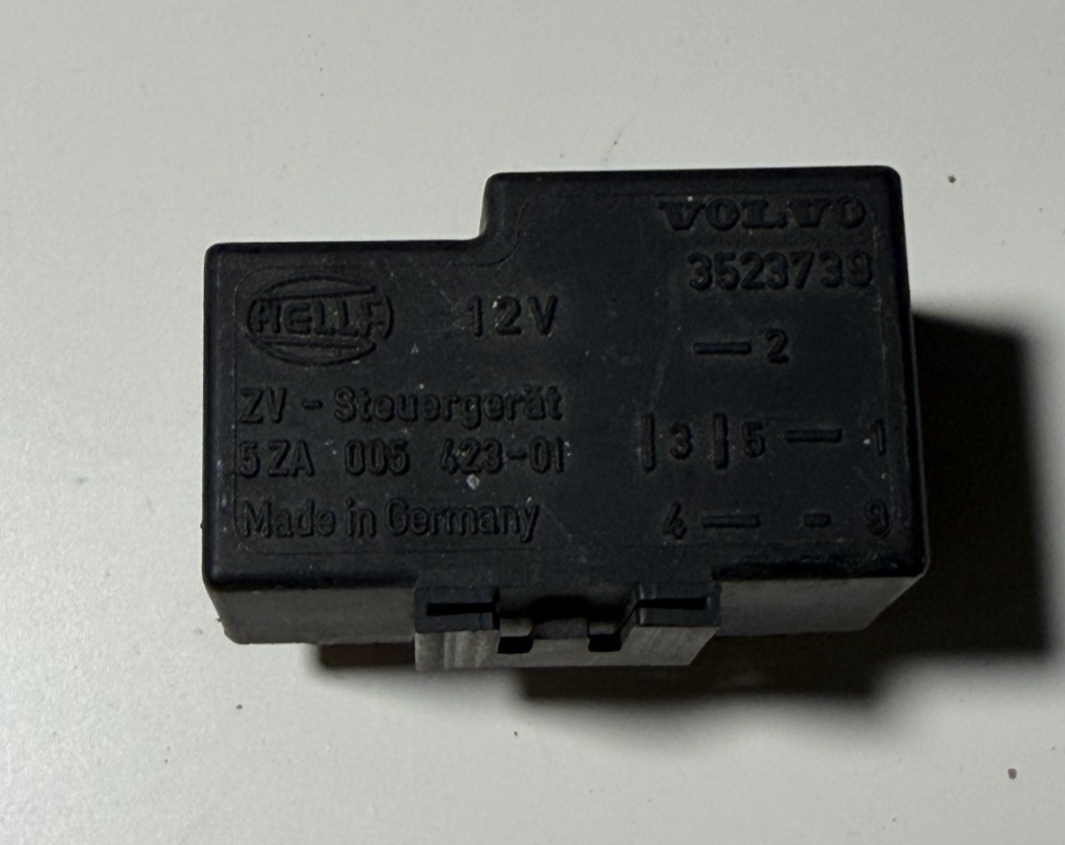 Volvo 740 760 780 940 Central Locking Relay 12V 3523739, 5ZA 005 423 01