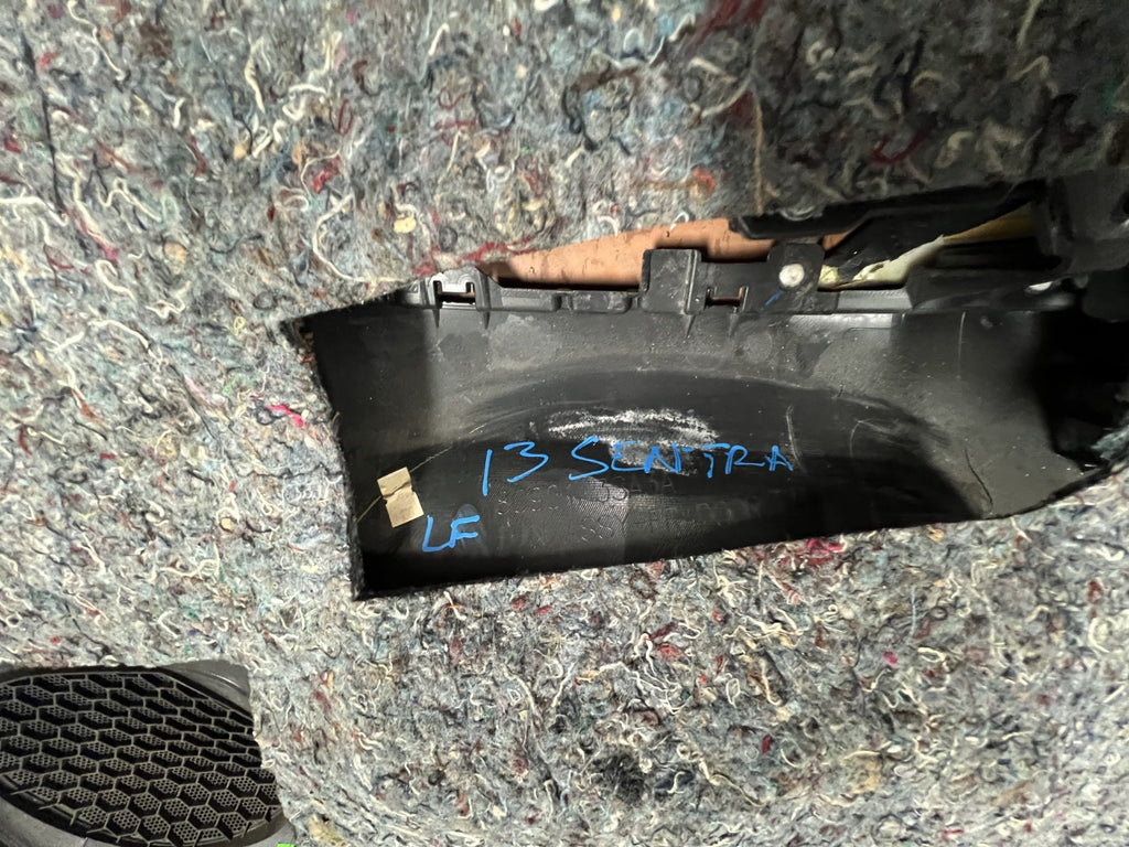 13 14 15 16 17 18 19 Nissan Sentra Door Trim Panel Front Left LH Driver