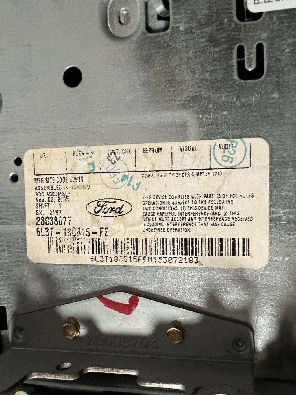 04-10 Ford Mustang Taurus Expedition Explorer CD AM FM Radio Panel 28038077