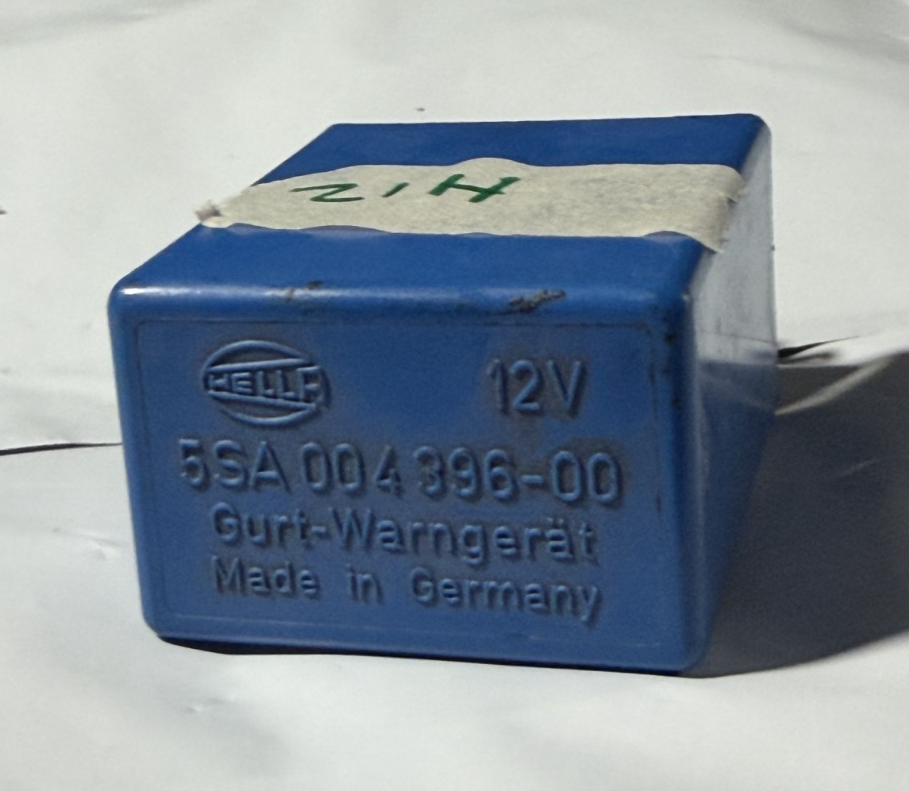 1975-1982 Volvo 260 Seat Belt Reminder Relay 1362268, 5SA 004 396 00