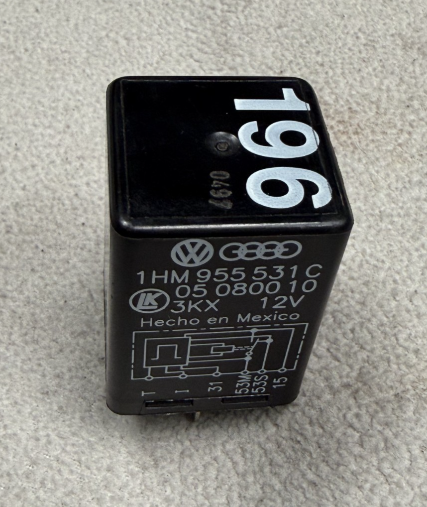 1993-1999 Volkswagen VW Jetta Intermittent Wiper Relay #196 1HM 955 531 C Black