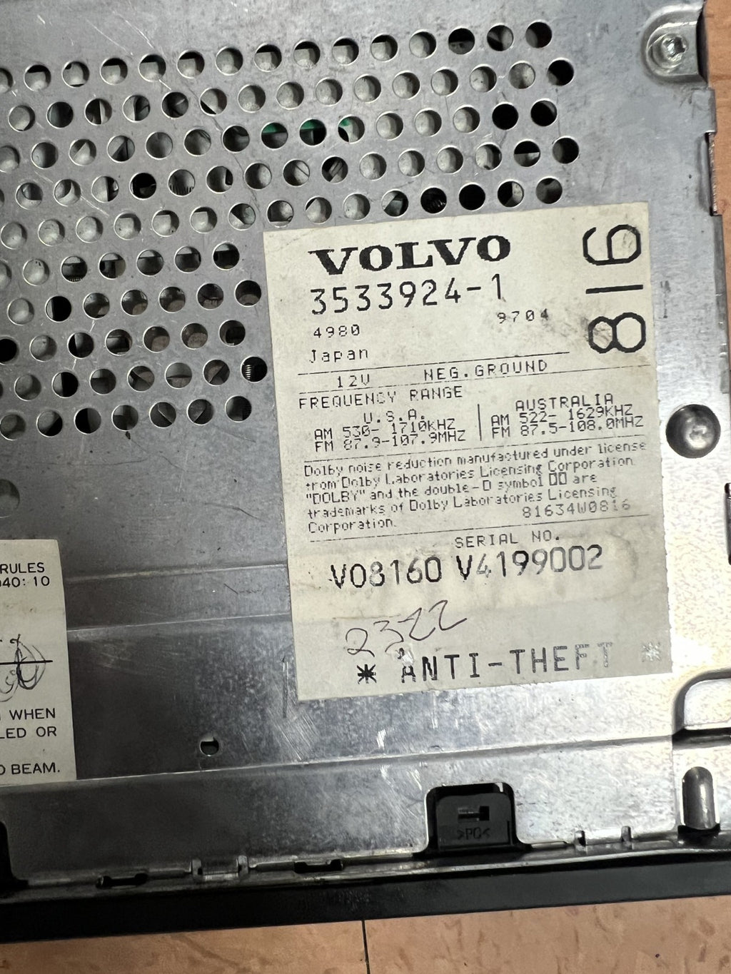 1997-2004 Volvo 850 V70 S70 Radio AM FM CD Cassette Player OEM 3533924-1
