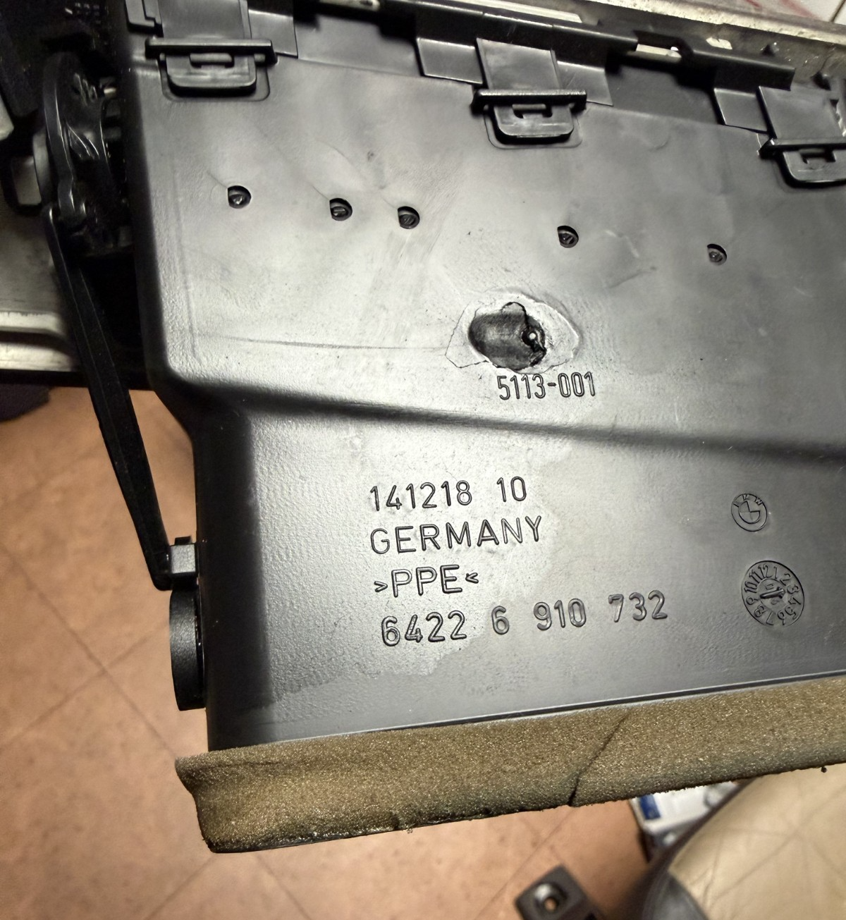 2008 2009 2010 BMW 528xi Dash Air Vents with Trim 6 970 268 01, 6422 6 910 732