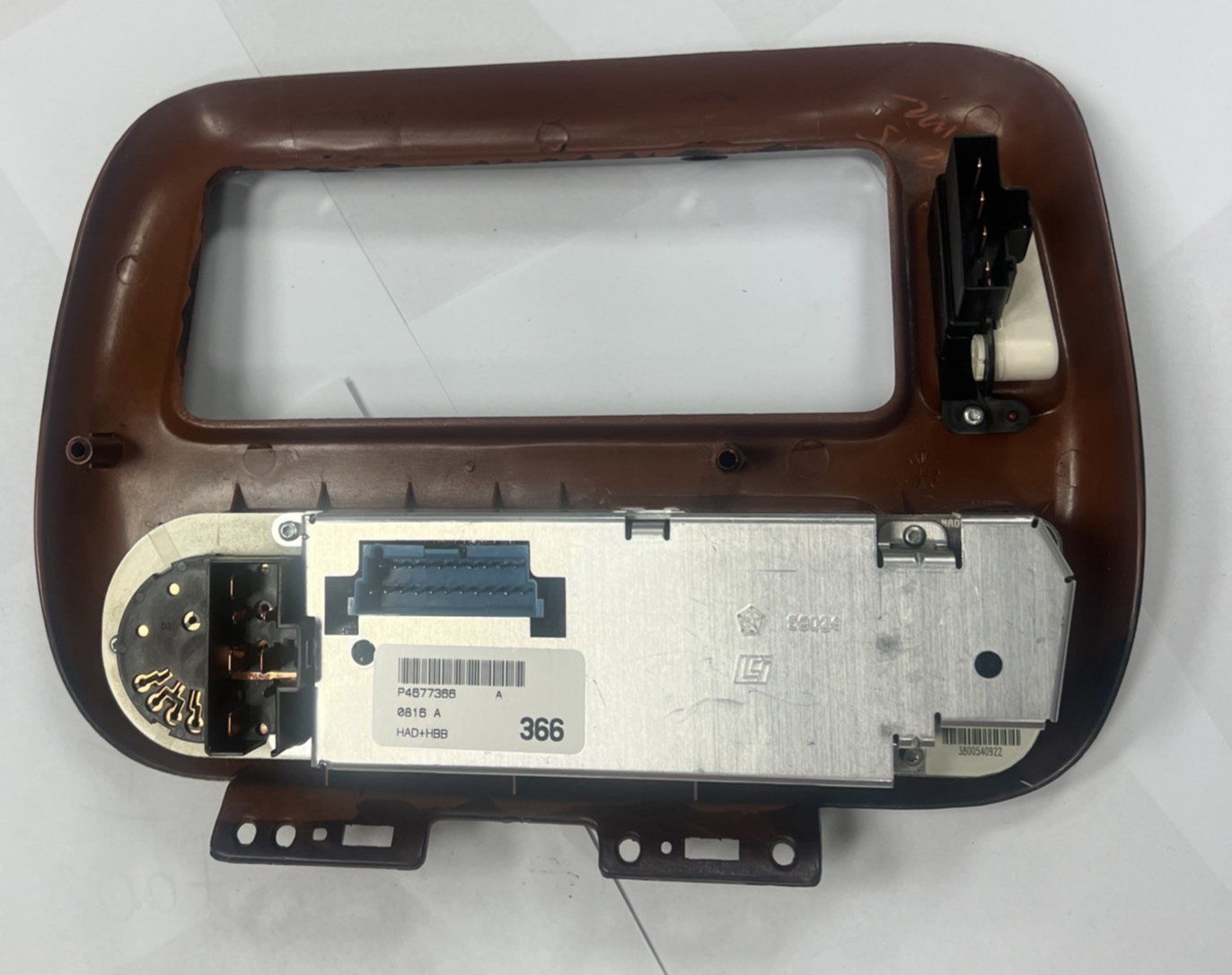 96-00 Dodge Caravan Town Country Radio AC Heater Climate Control OEM P4677366