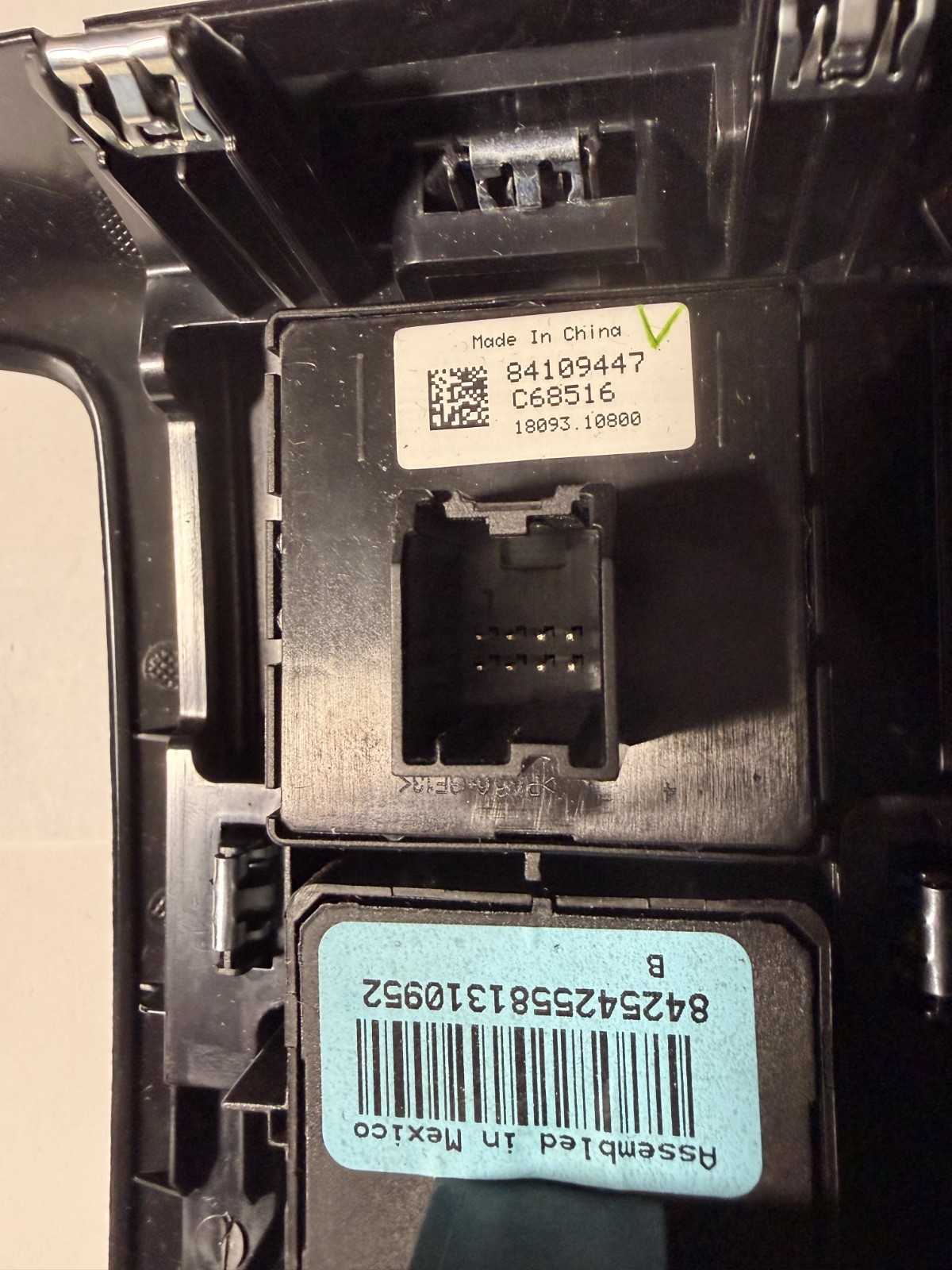 2014-2019 Silverado Sierra 4X4 Auto Headlight Trailer Brake Switch 84109447