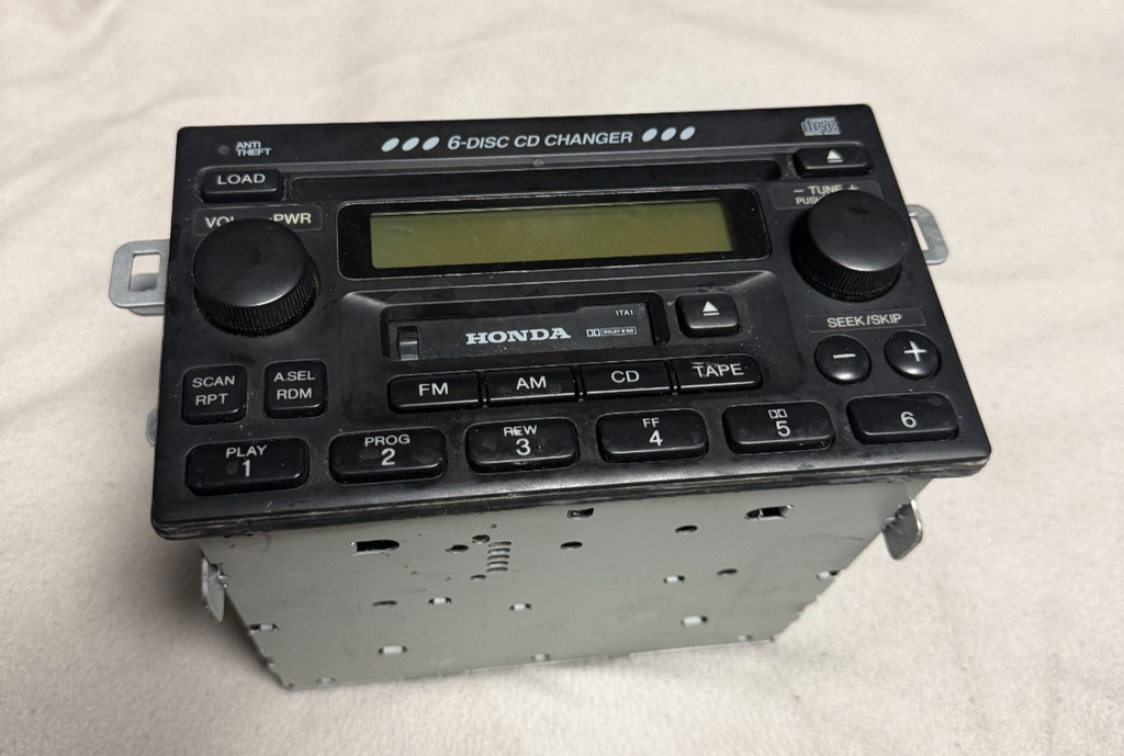 01-02 Honda Accord Stereo AM FM CD 6 Disc Radio Receiver 39100 S84 A300