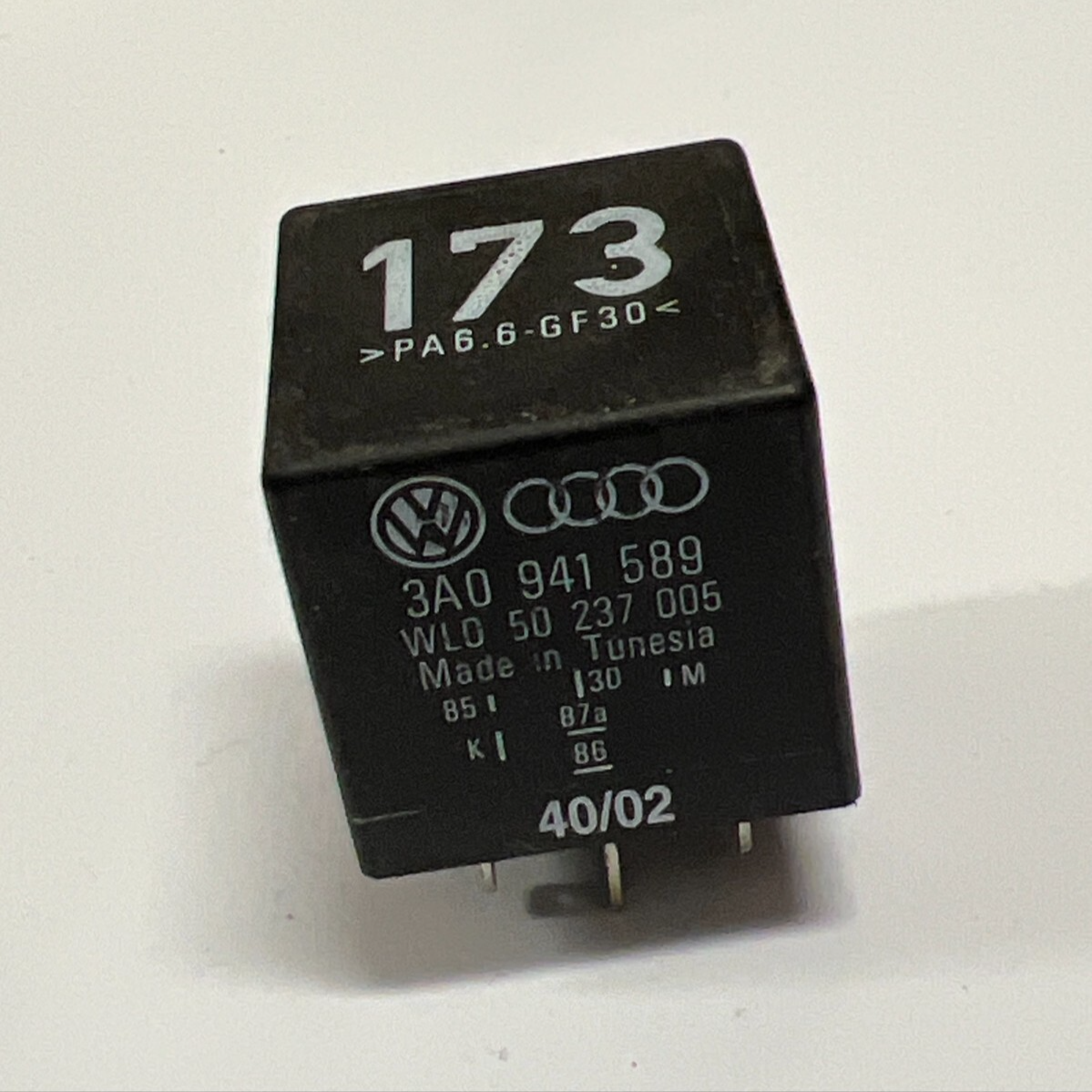 1999-2002 Volkswagen Cabrio Daytime Running Lights Relay #173 OEM 3A0 941 589