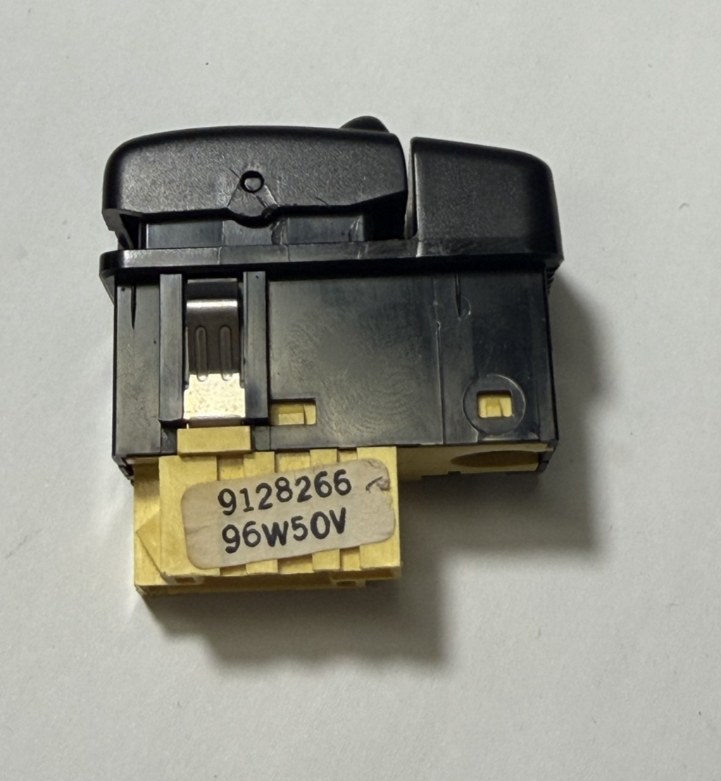 Sun Roof Control Switch Button 9128266 fits 1994-1998 Volvo 940 960 V90