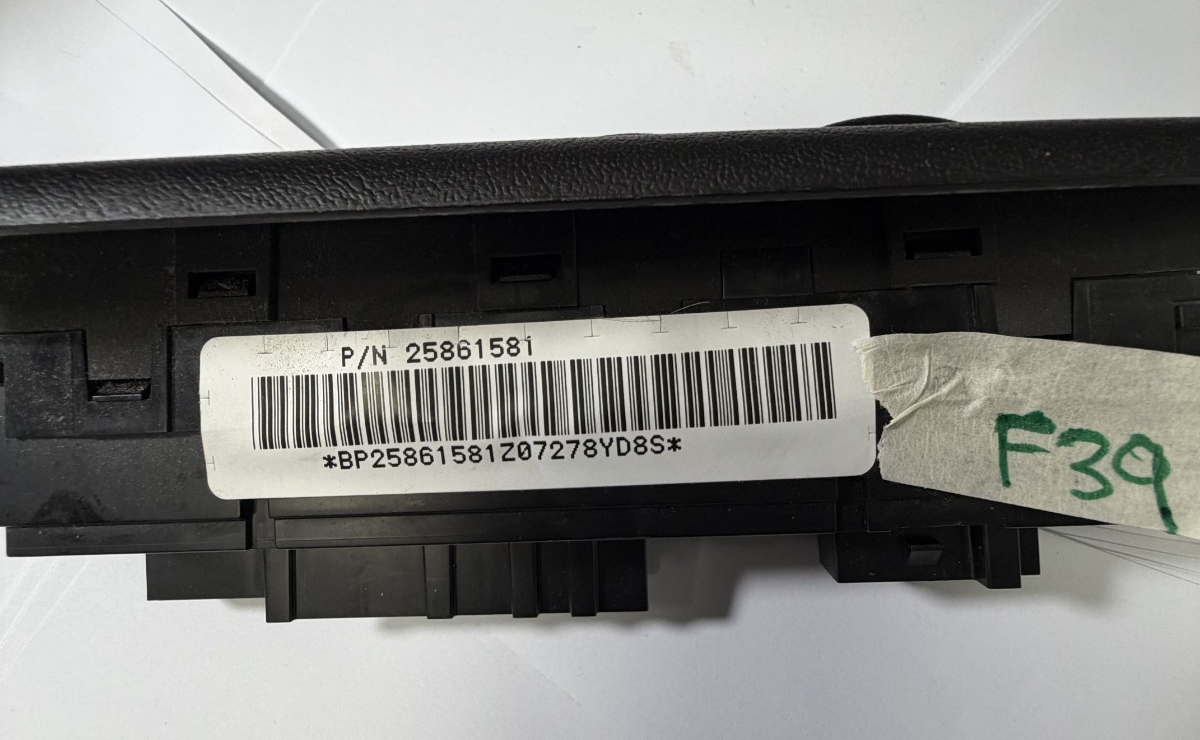 Master Window Door Switch Left Driver 25861581 fits 06-09 Chevrolet Trailblazer