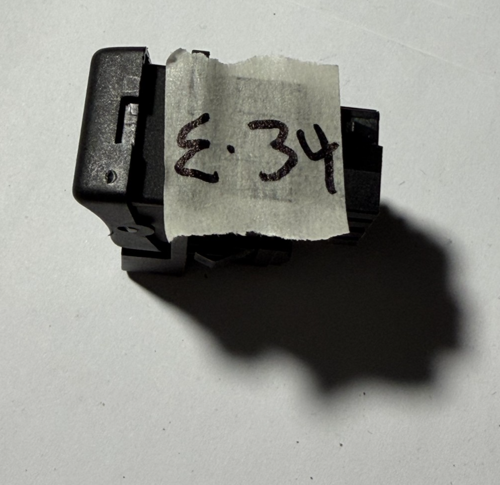 93 94 1993 1994 Volvo 850 Fog Light Foglight Switch 3545793, 3 545 793 Black